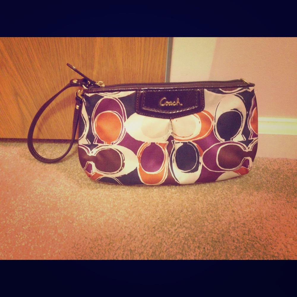 GUC Coach Wristlet